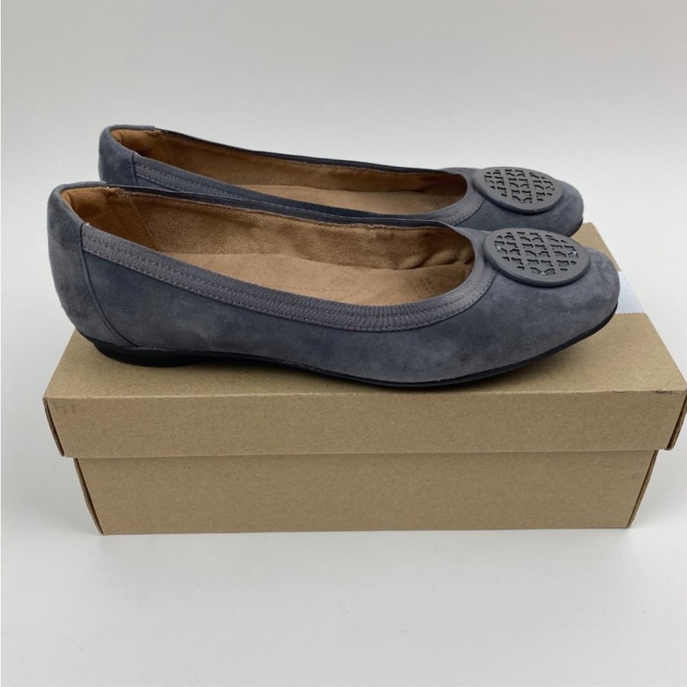 Clarks - Picture 2 of 6